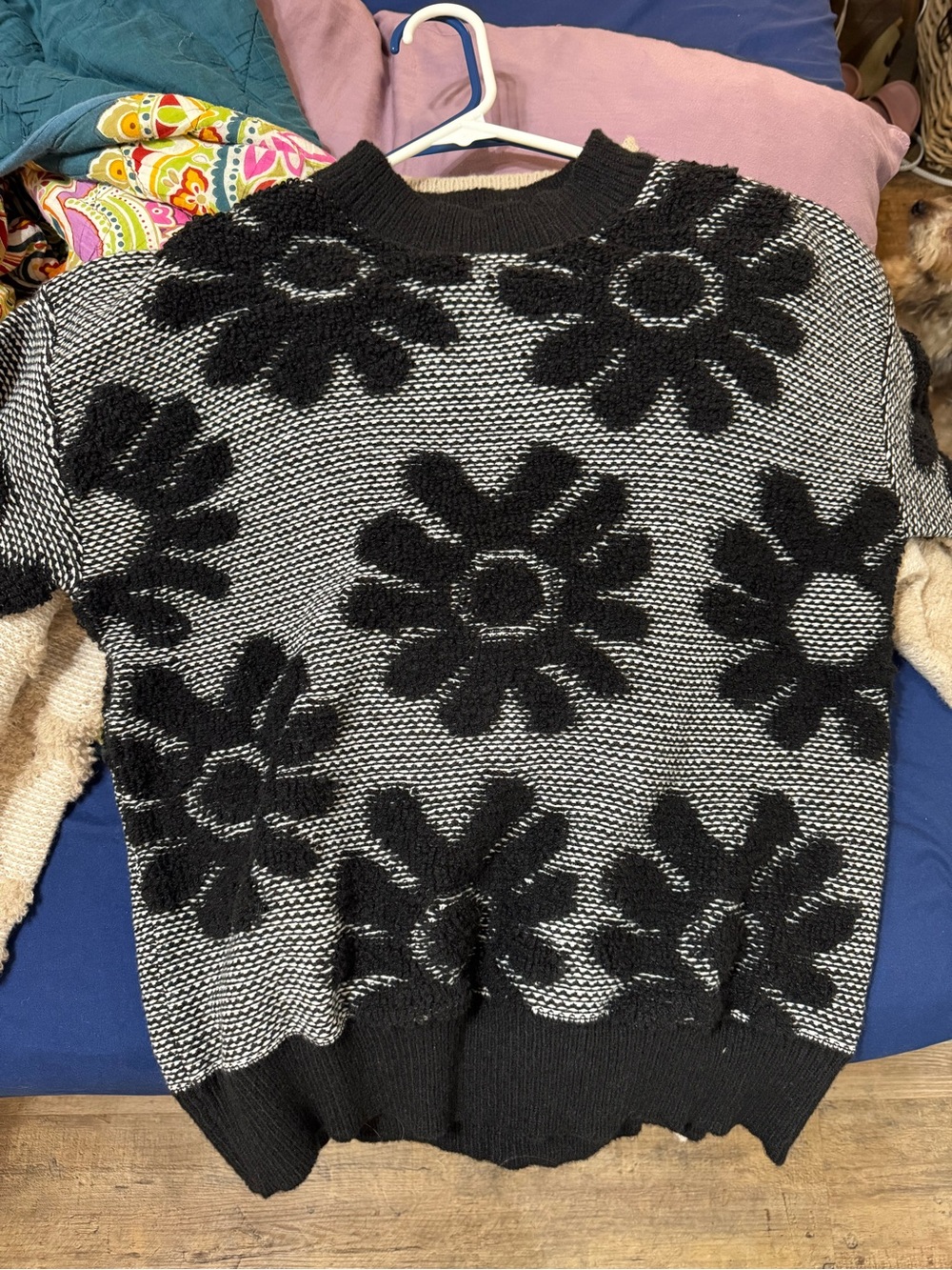 Black & White Daisy Knit Sweater - Women